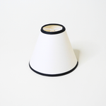 Abat-jour à pince blanc liseré noir