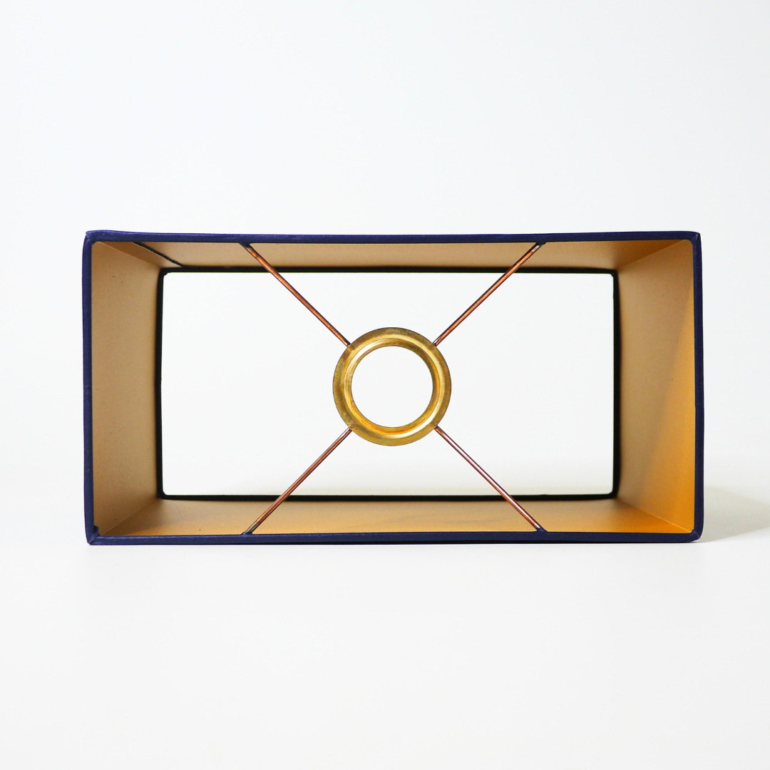 Armature dorée de l'abat-jour rectangulaire bleu marine de Chamade