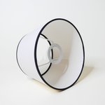 abat jour conique blanc avec bord noir