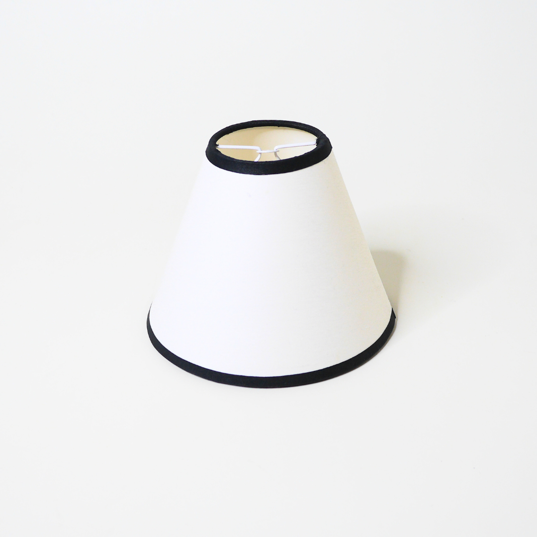 Abat-jour à pince blanc liseré noir