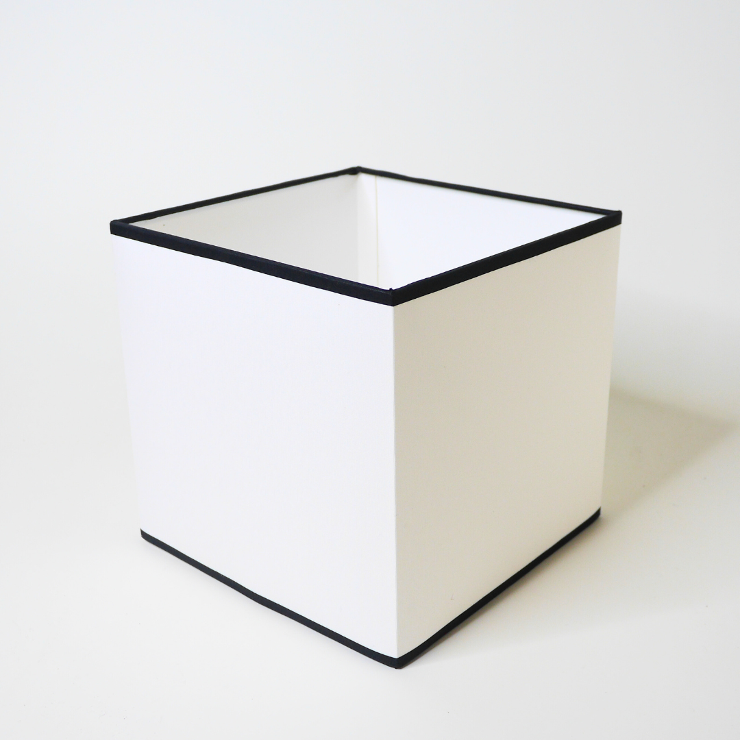 abat-jour carré blanc et noir